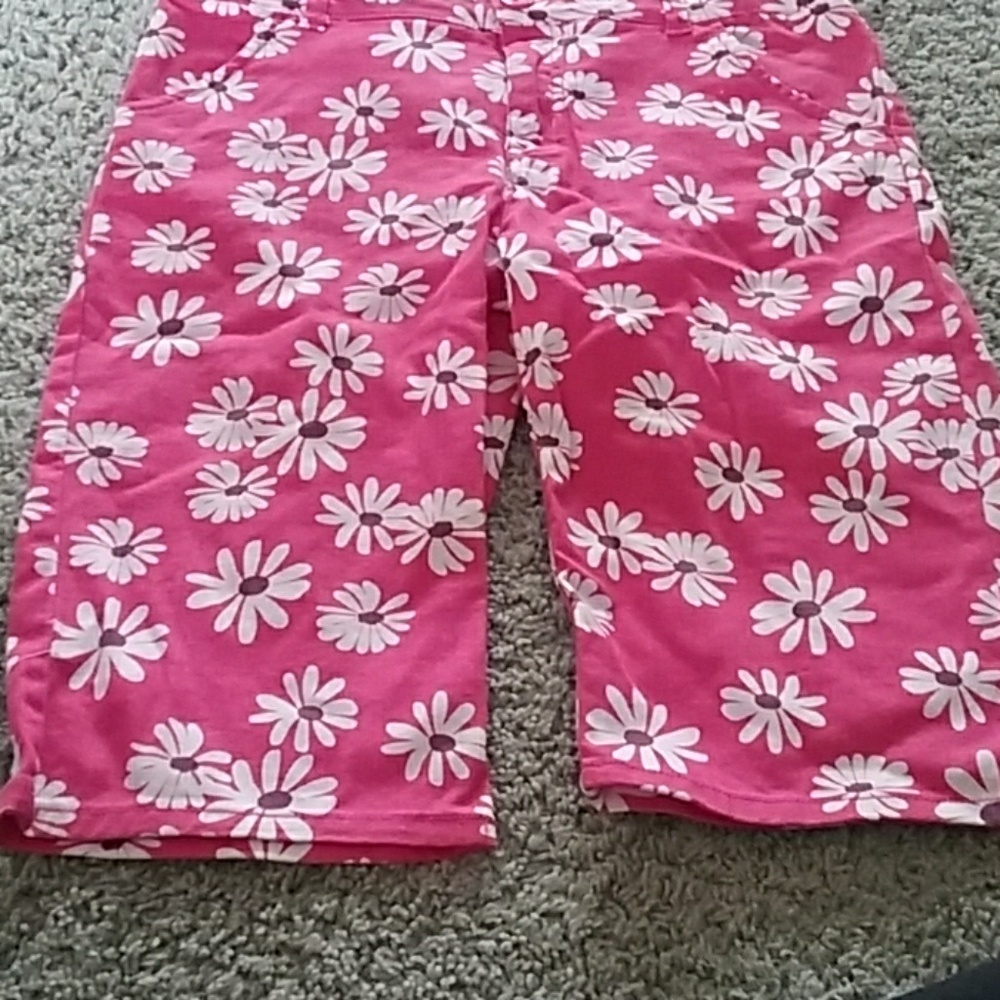 Super cute floral shorts